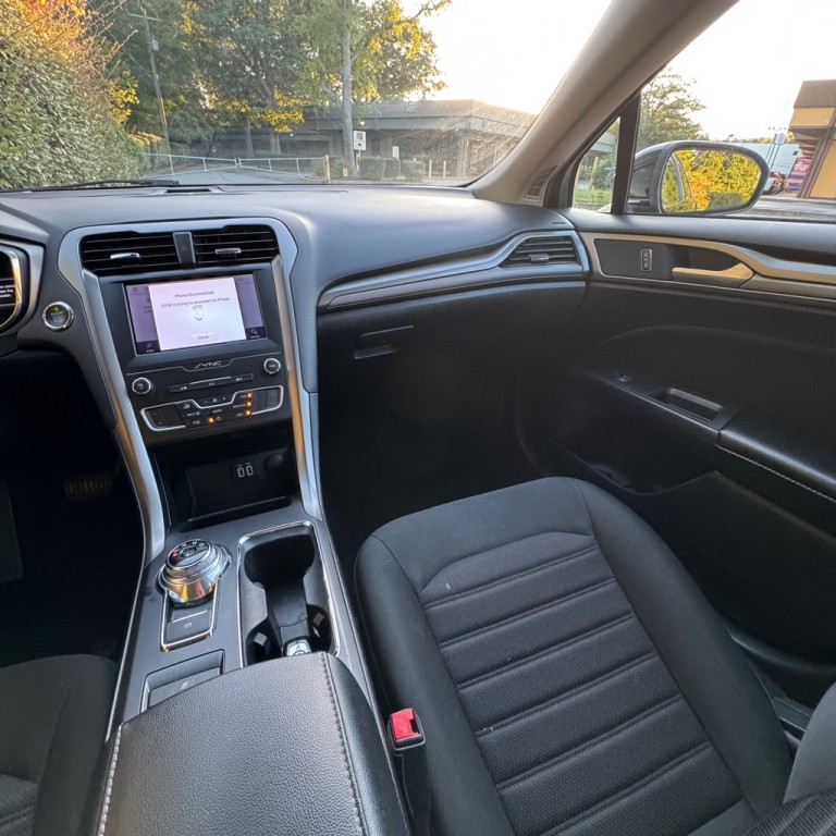 2020 Ford Fusion Image 20