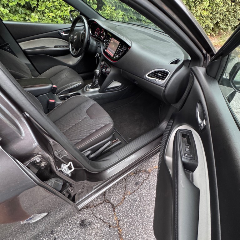 2015 Dodge Dart Image 16