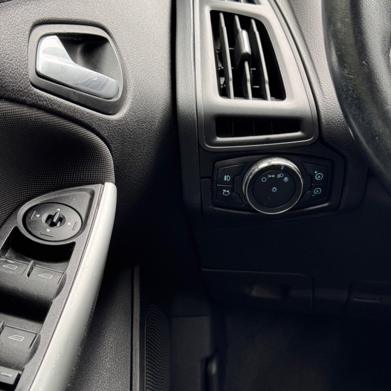 2013 Ford Focus Image 25