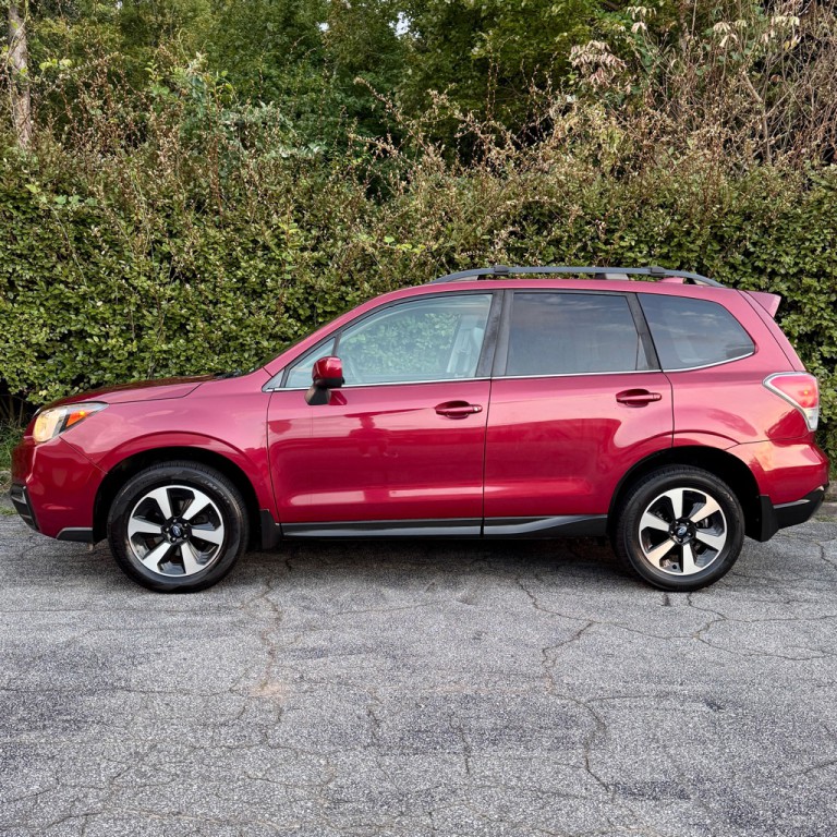 2017 Subaru Forester Image 1