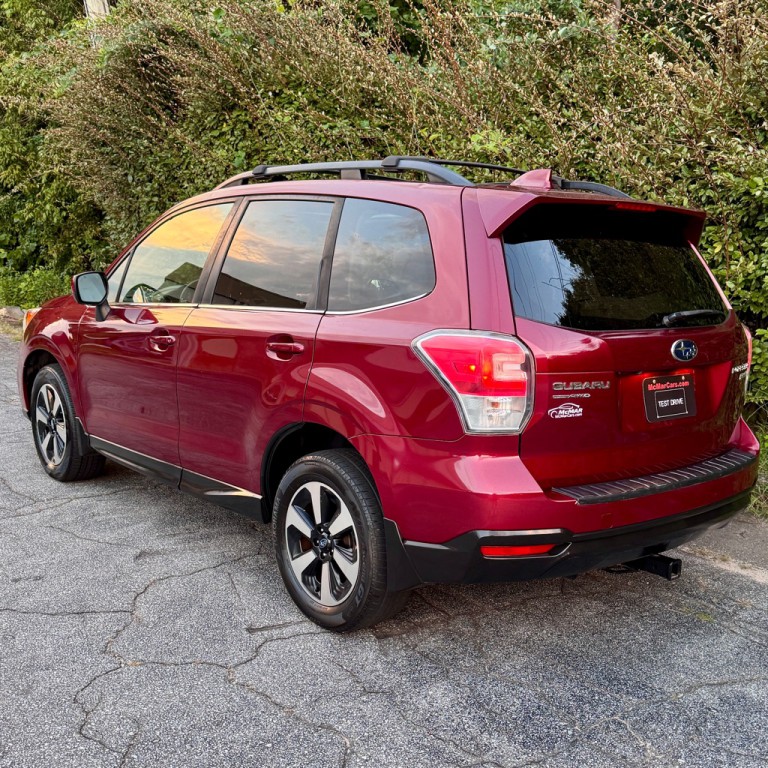 2017 Subaru Forester Image 2