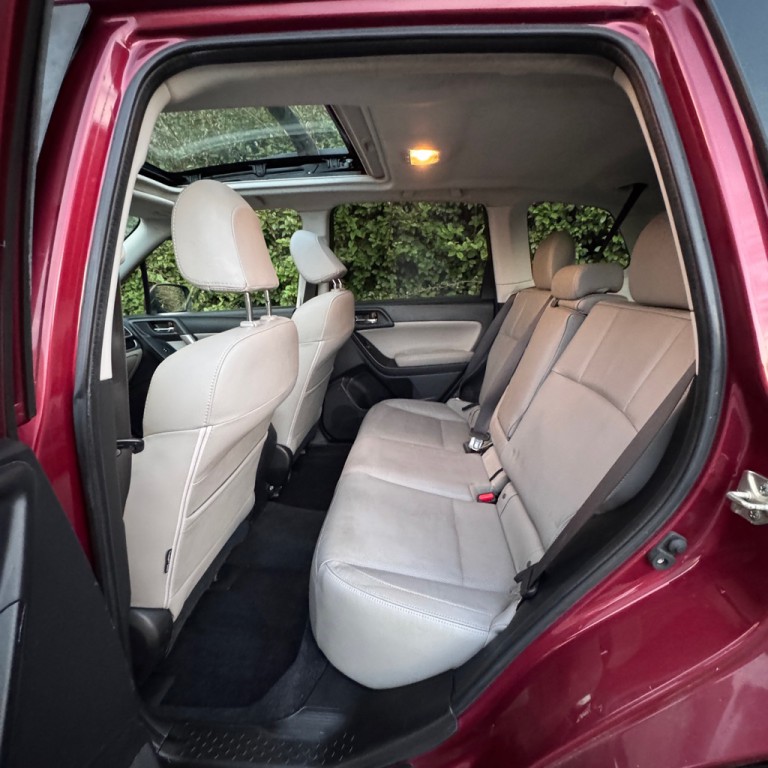 2017 Subaru Forester Image 11