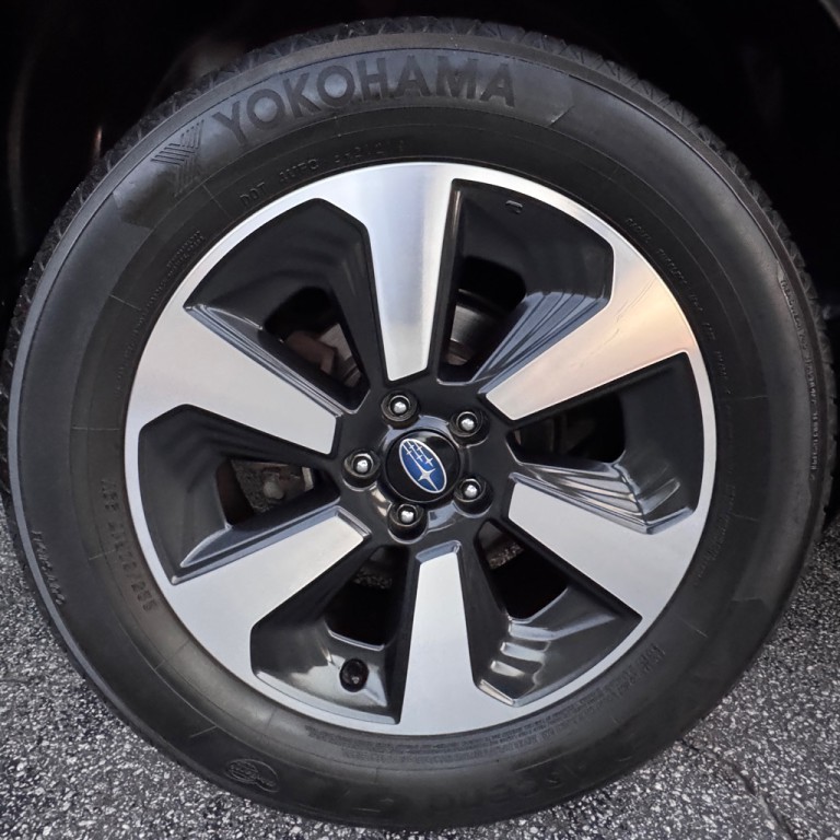 2017 Subaru Forester Image 38