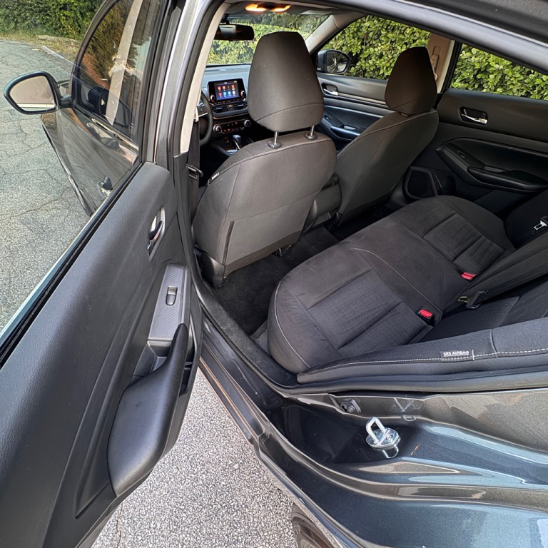 2022 Nissan Altima Image 10