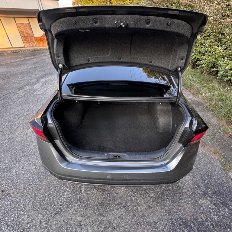 2022 Nissan Altima Image 12