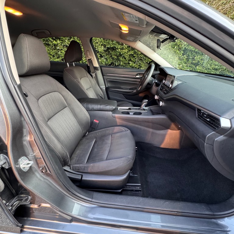 2022 Nissan Altima Image 16