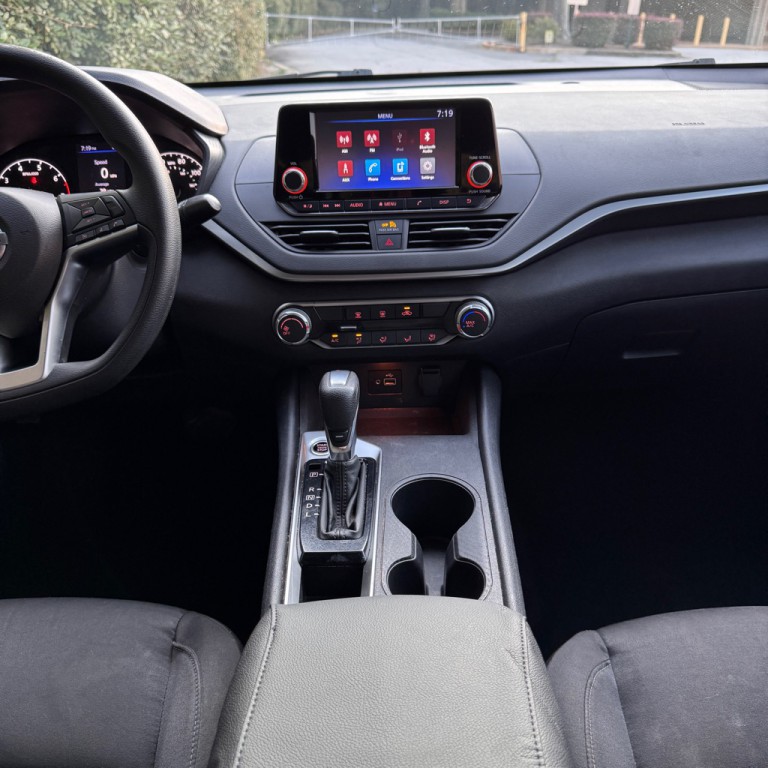 2022 Nissan Altima Image 18