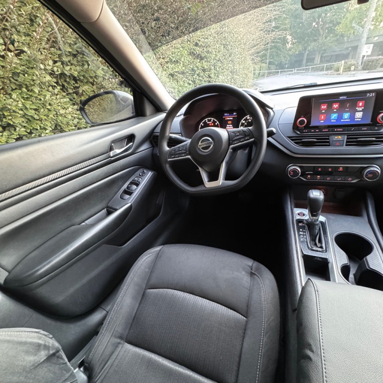 2022 Nissan Altima Image 21