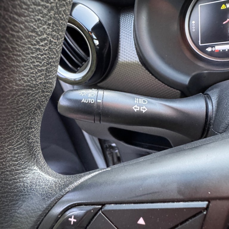2020 Nissan Kicks Image 30
