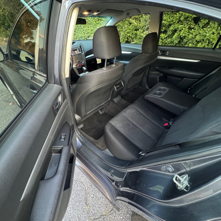 2014 Subaru Legacy Image 10