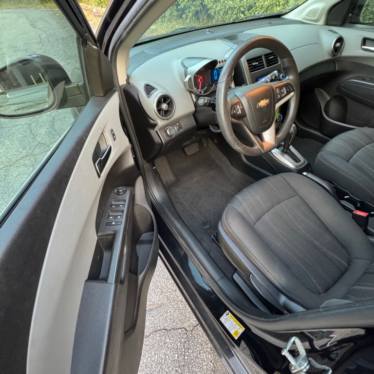 2014 Chevrolet Sonic Image 8