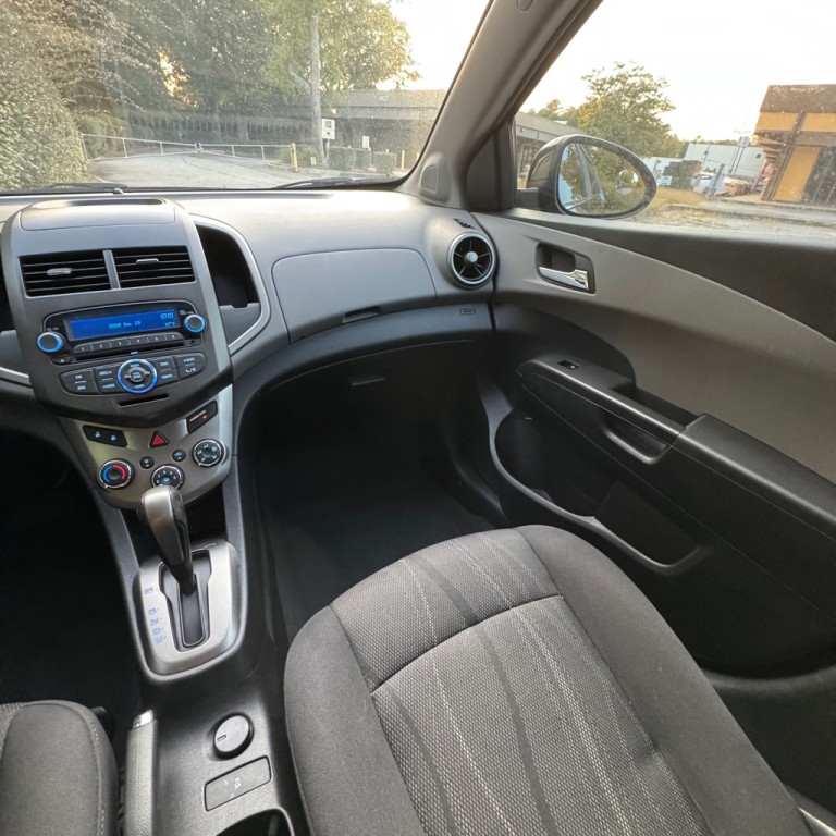 2014 Chevrolet Sonic Image 20