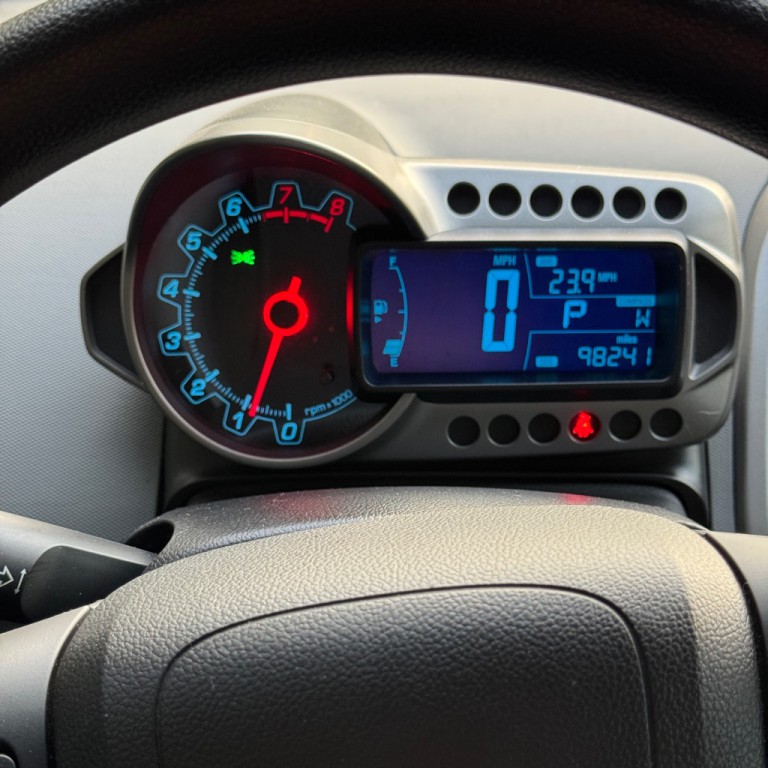 2014 Chevrolet Sonic Image 24