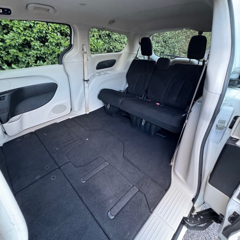 2017 Chrysler Pacifica Image 11