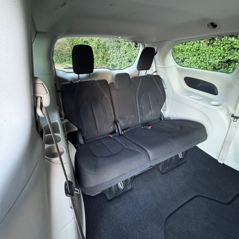 2017 Chrysler Pacifica Image 14