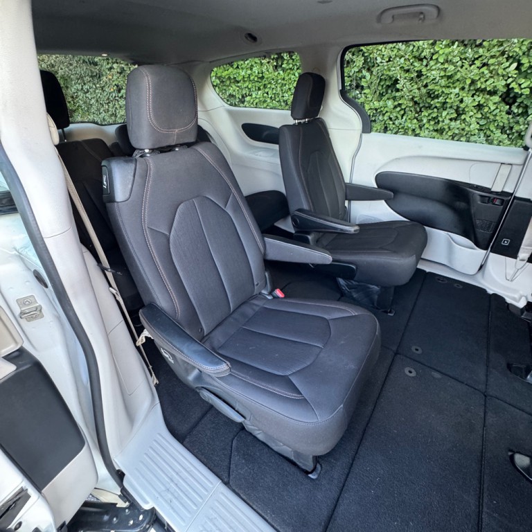 2017 Chrysler Pacifica Image 15