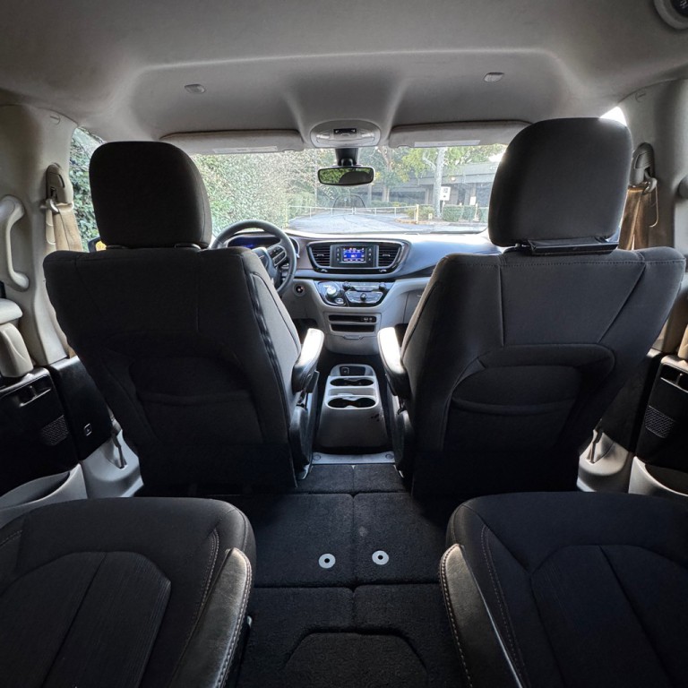 2017 Chrysler Pacifica Image 19