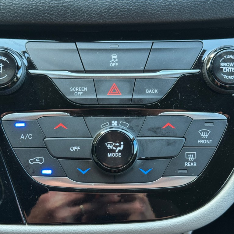 2017 Chrysler Pacifica Image 25