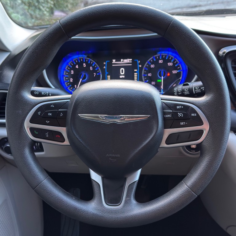 2017 Chrysler Pacifica Image 29