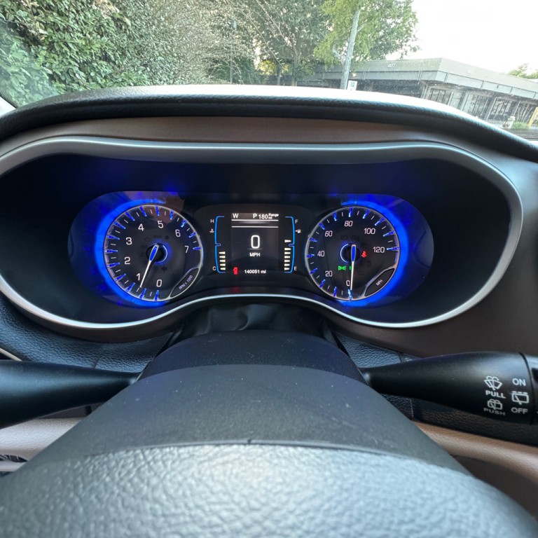 2017 Chrysler Pacifica Image 32