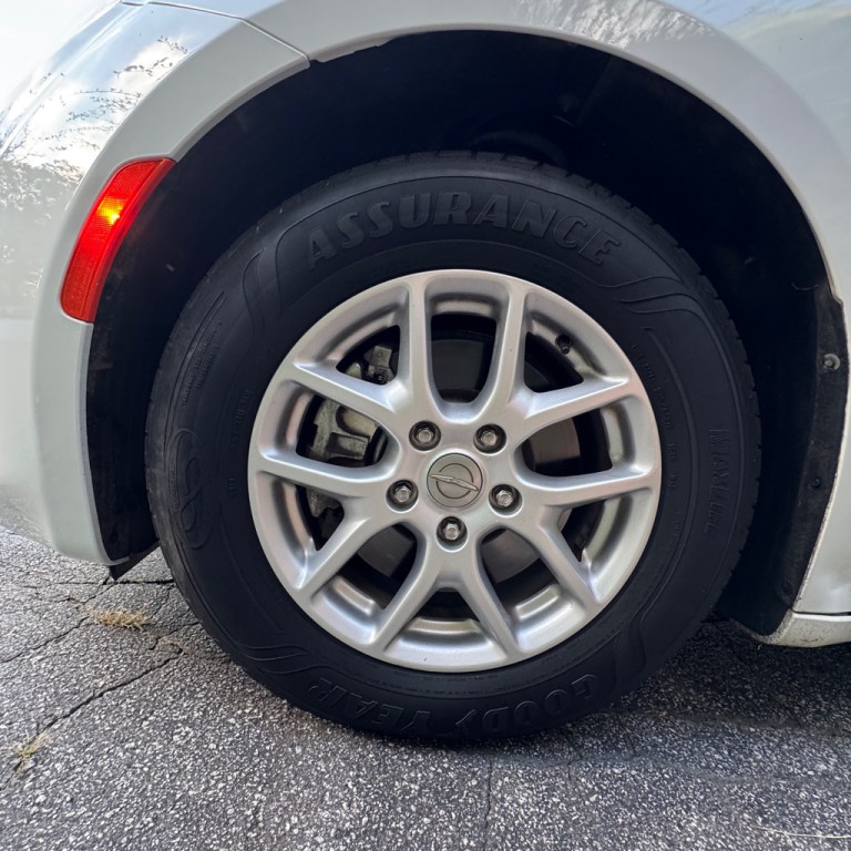 2017 Chrysler Pacifica Image 34