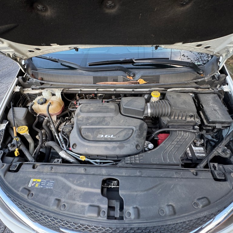 2017 Chrysler Pacifica Image 42