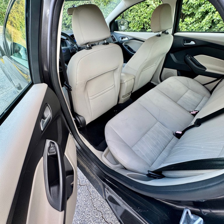 2015 Ford Focus Image 10