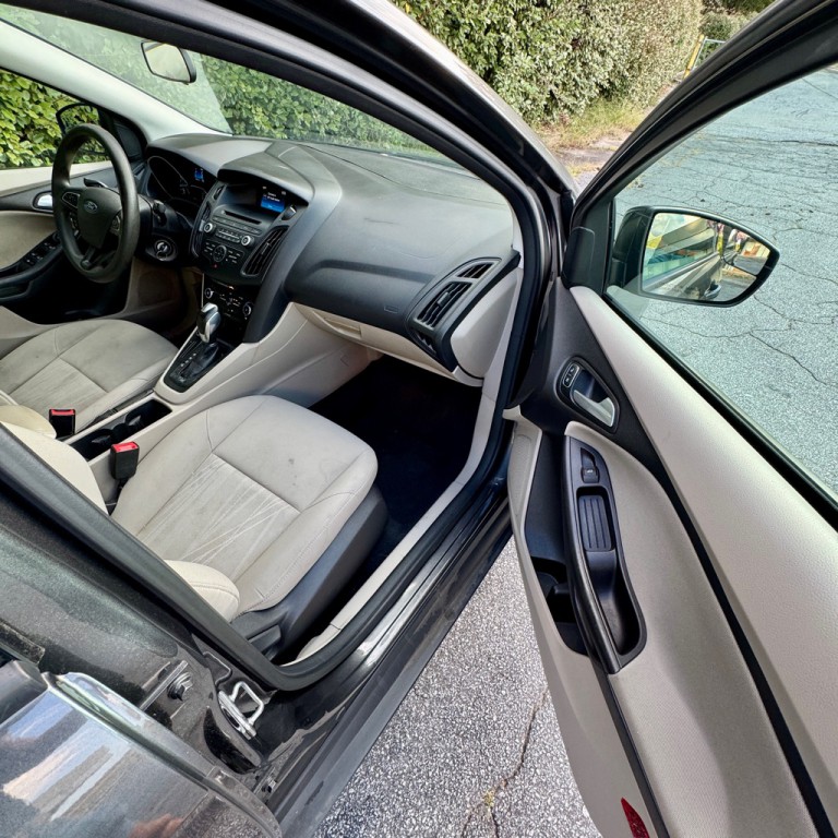2015 Ford Focus Image 16