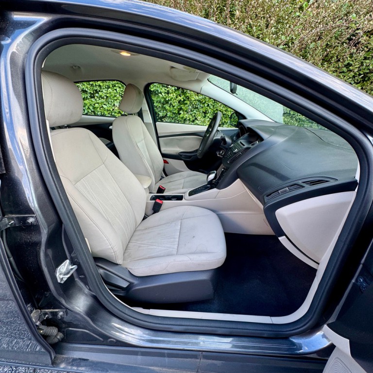 2015 Ford Focus Image 17