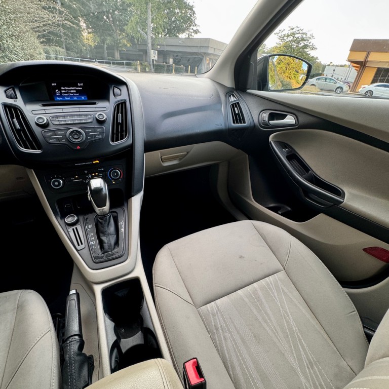 2015 Ford Focus Image 22