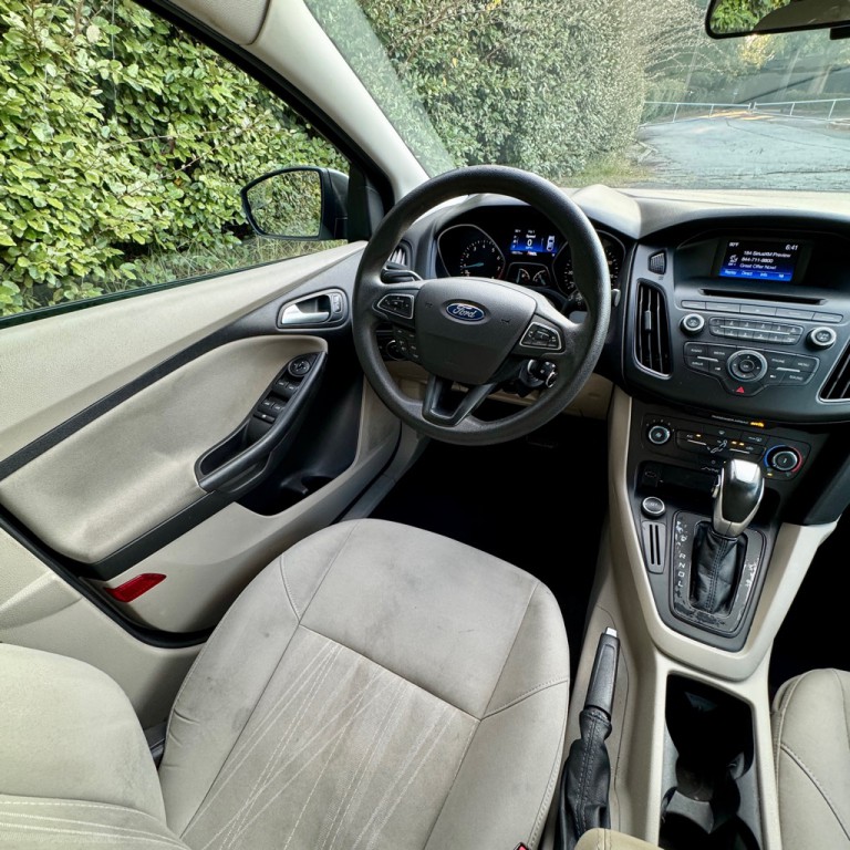 2015 Ford Focus Image 24