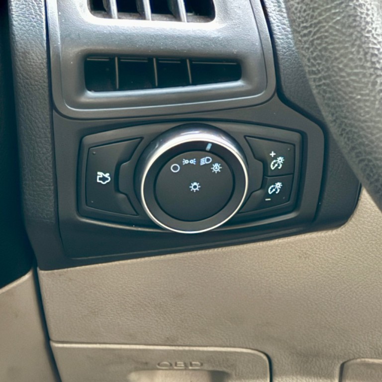 2015 Ford Focus Image 27