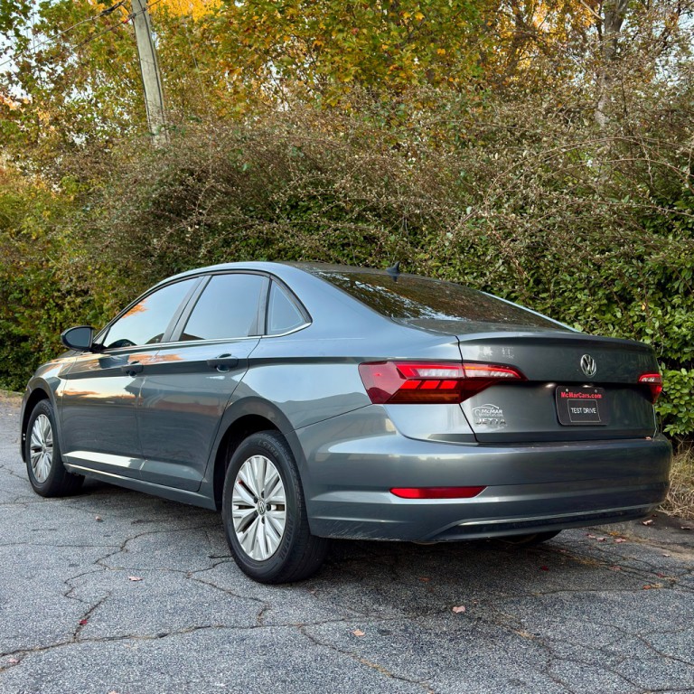 2019 Volkswagen Jetta Image 2