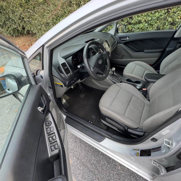 2016 Kia Forte Image 8