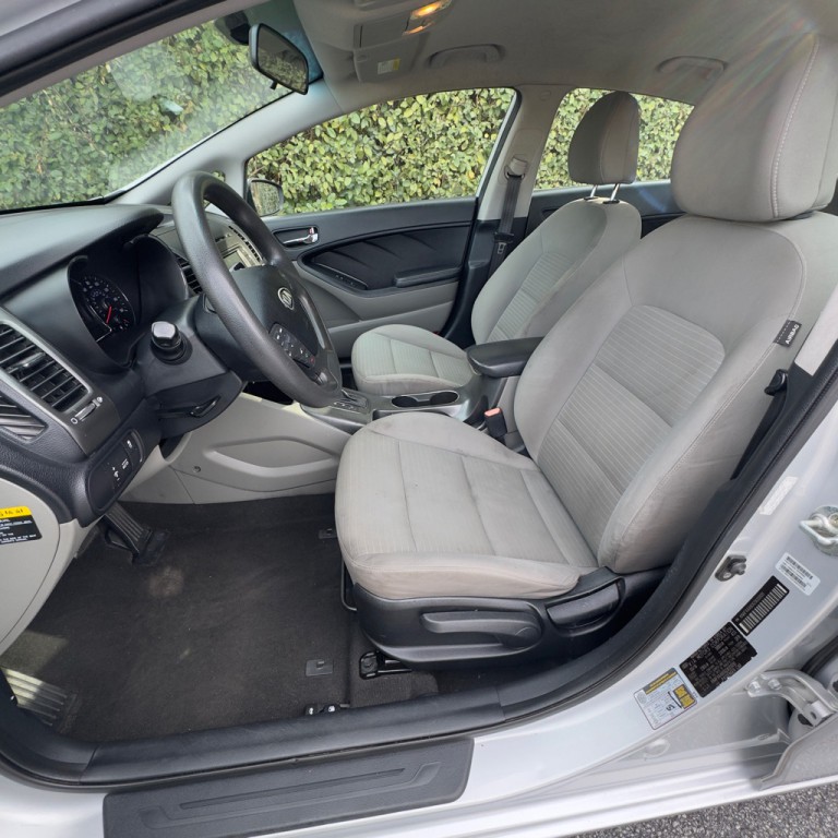 2016 Kia Forte Image 9