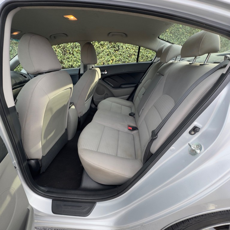 2016 Kia Forte Image 11