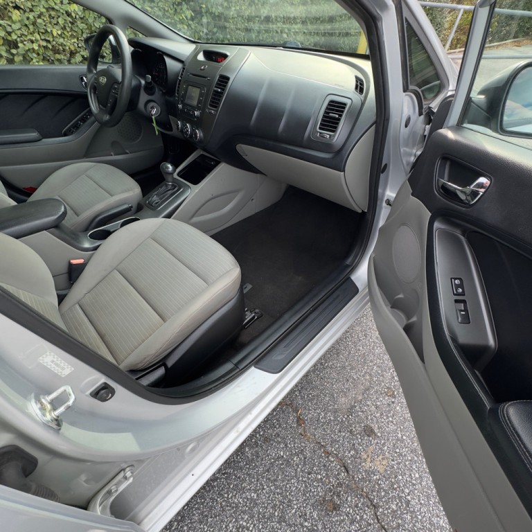 2016 Kia Forte Image 14