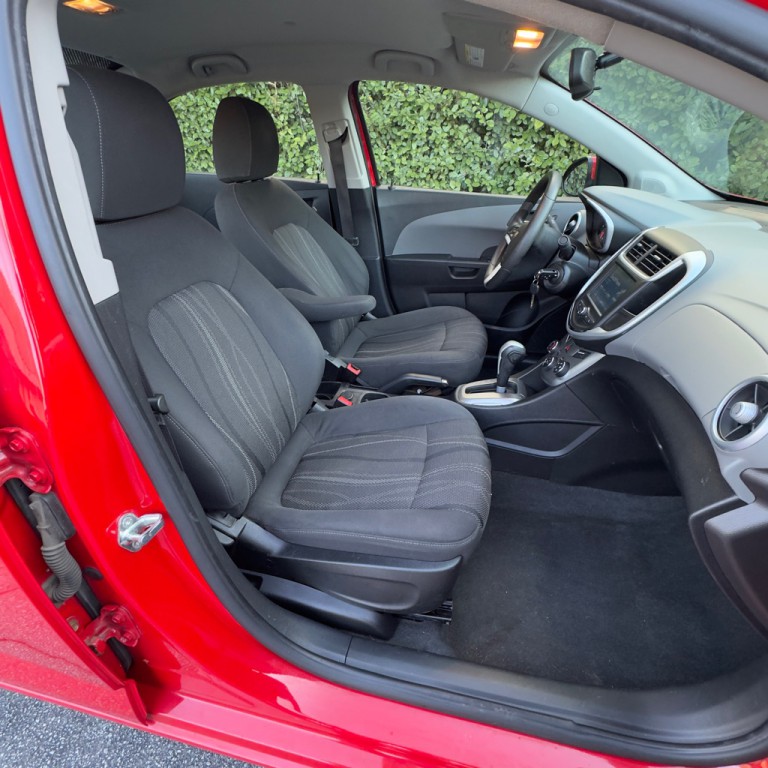 2017 Chevrolet Sonic Image 17