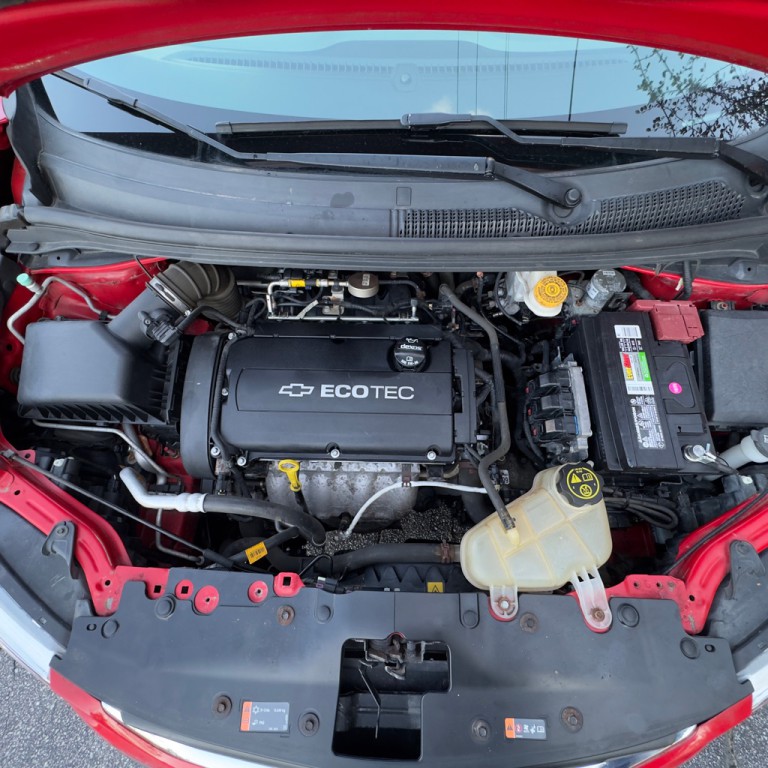 2017 Chevrolet Sonic Image 39