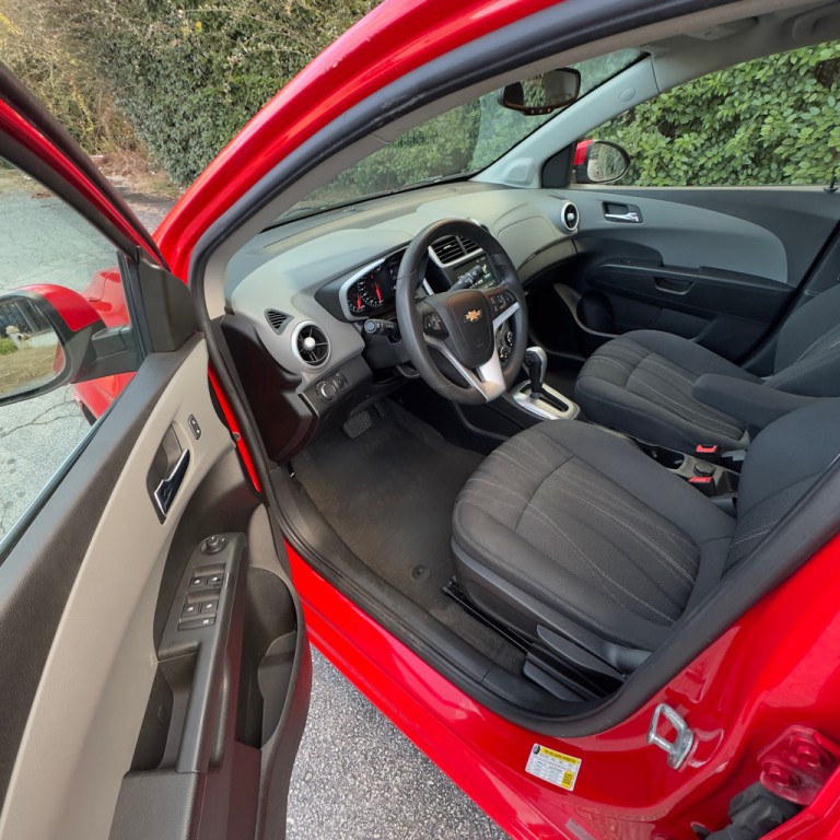 2017 Chevrolet Sonic Image 8