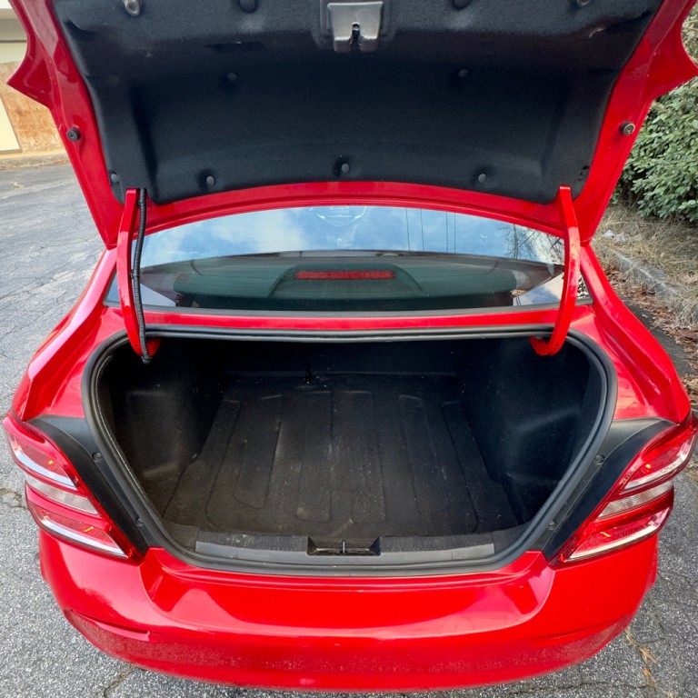 2017 Chevrolet Sonic Image 12