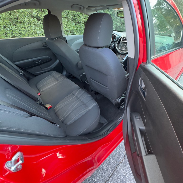 2017 Chevrolet Sonic Image 14