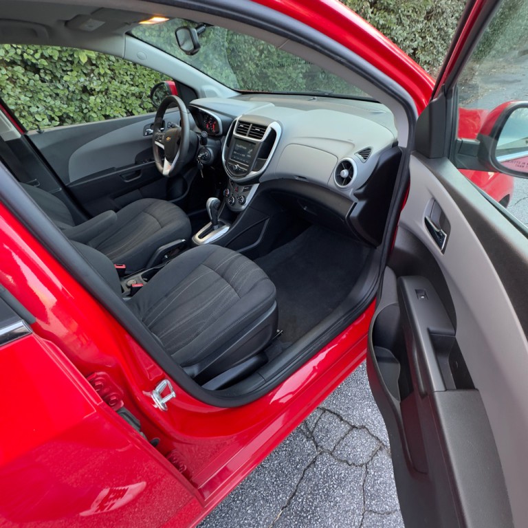 2017 Chevrolet Sonic Image 16