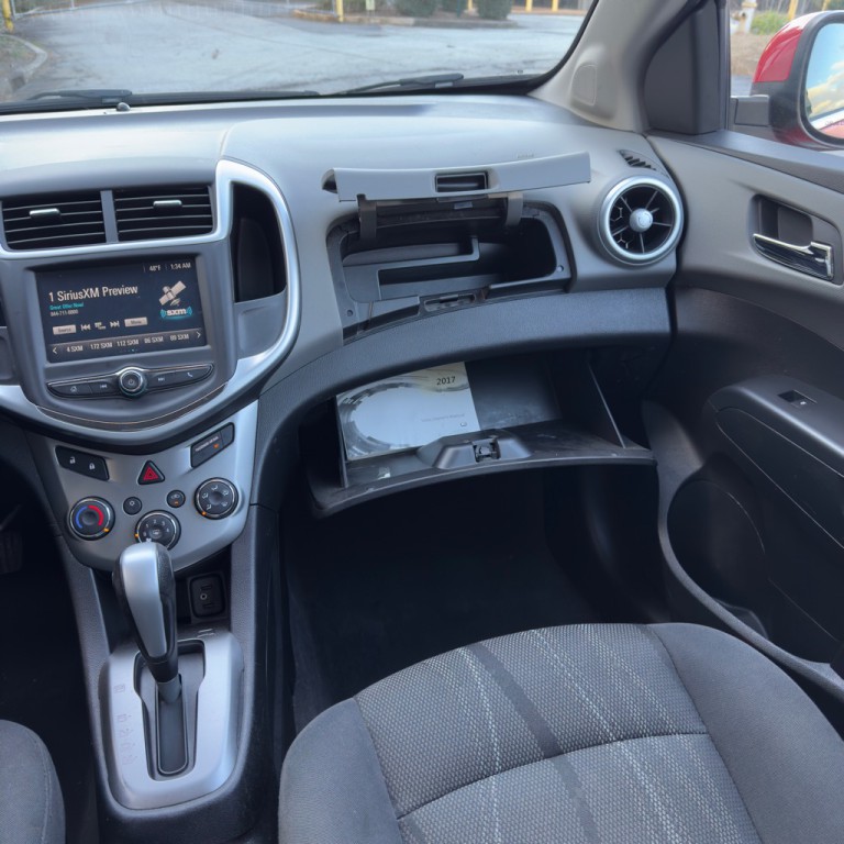 2017 Chevrolet Sonic Image 21