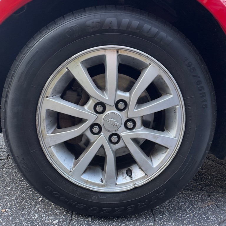 2017 Chevrolet Sonic Image 31