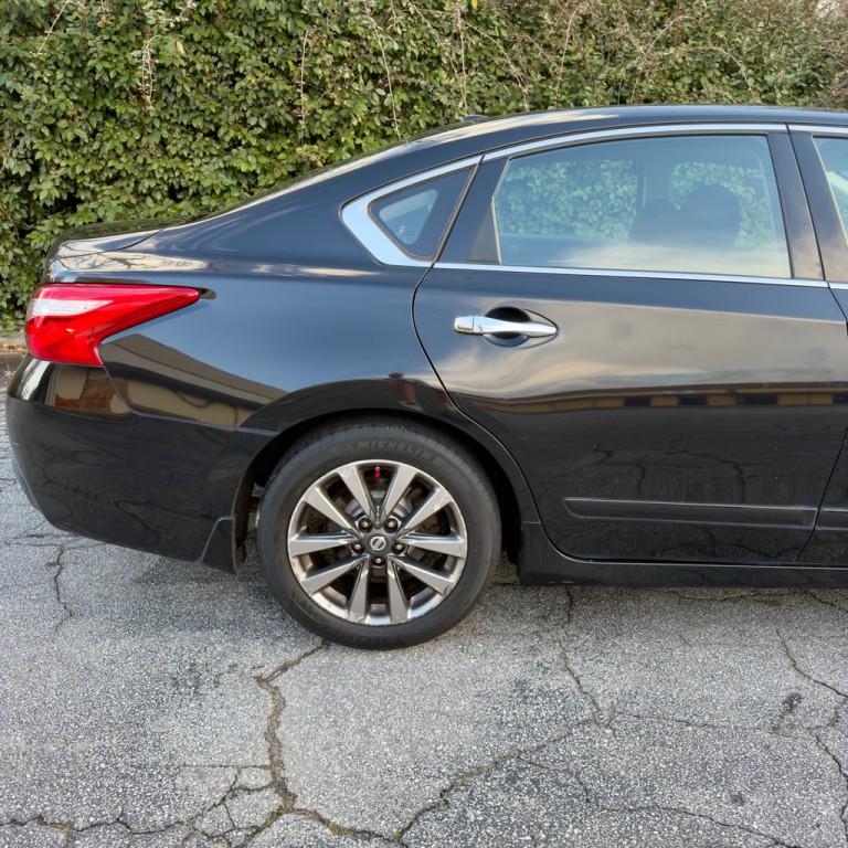 2016 Nissan Altima Image 8