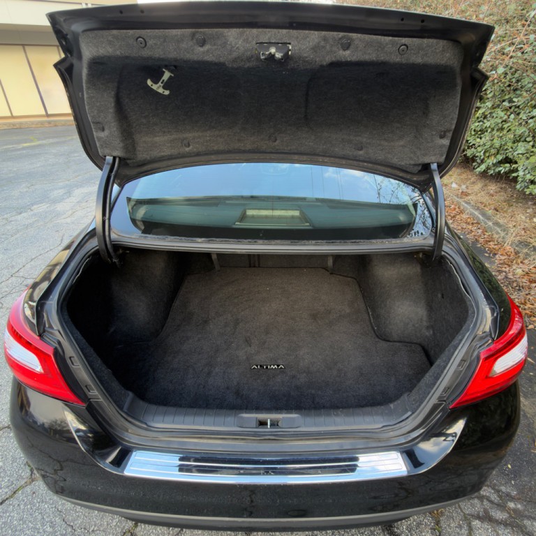 2016 Nissan Altima Image 28