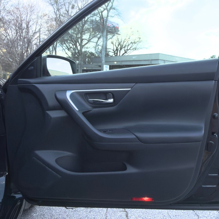 2016 Nissan Altima Image 34
