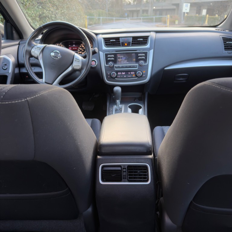 2016 Nissan Altima Image 36