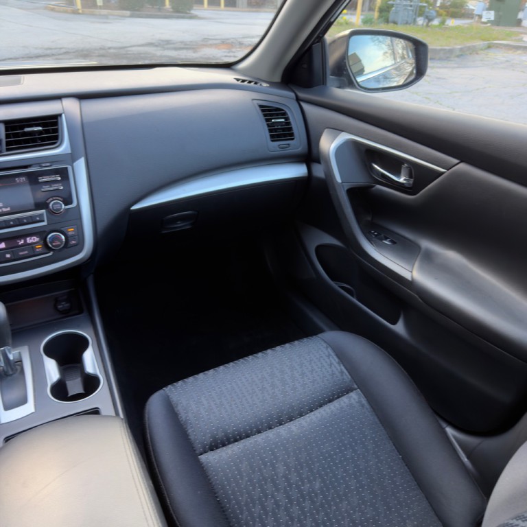 2016 Nissan Altima Image 37